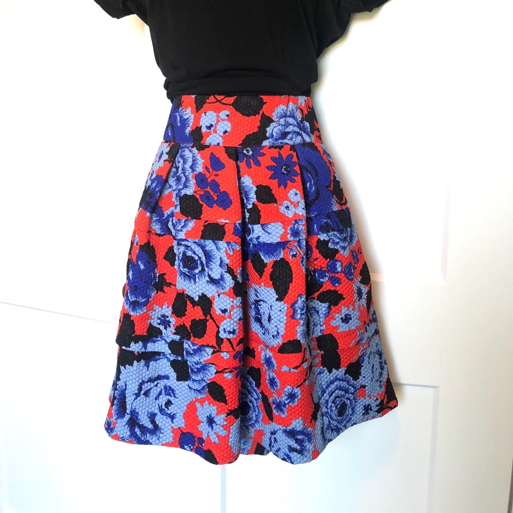 Anthro HD in Paris floral pleated skirt with pockets sz S